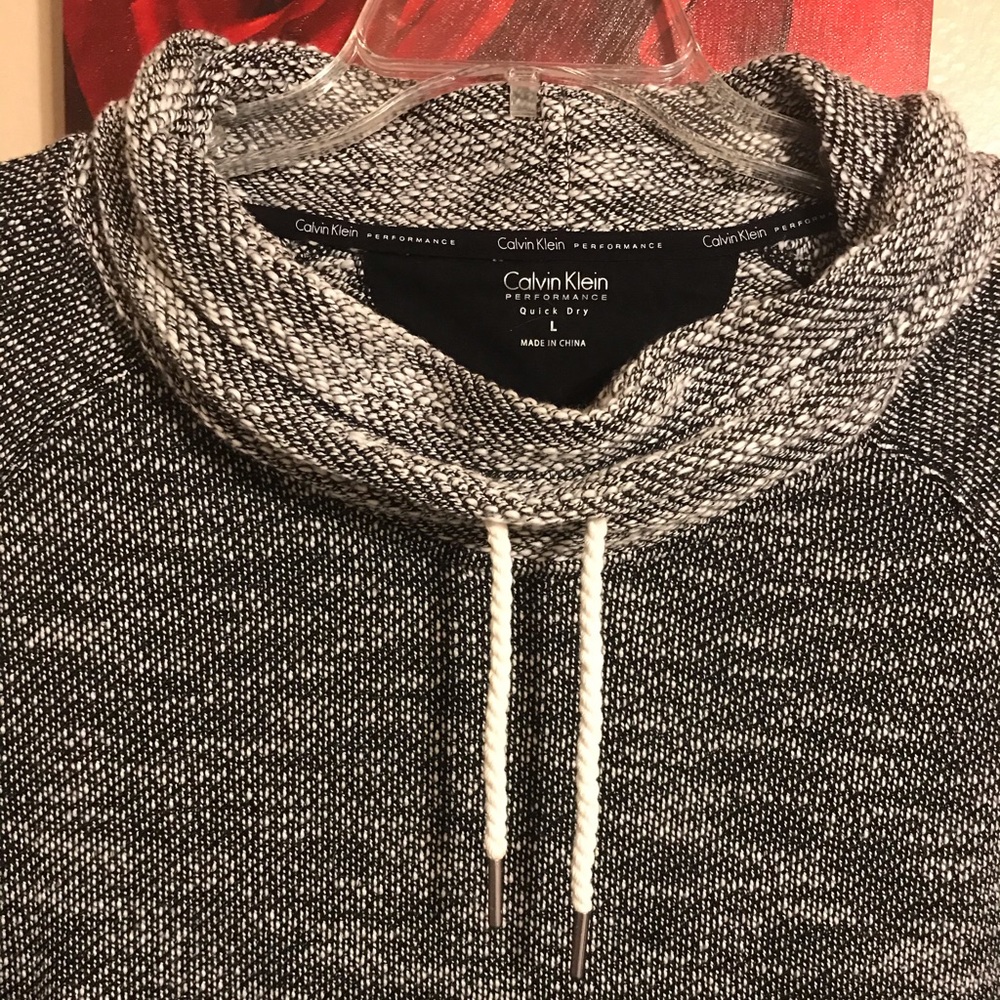 CALVIN KLEIN C NECK PERFORMANCE QUICK DRY SWEATER